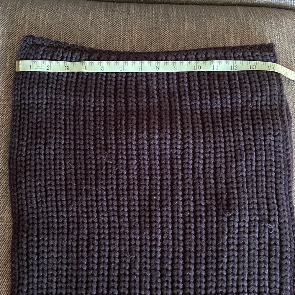 J. Crew Acrylic Navy Knit Enlarged Infinity Scarf 🧣 ❄️ - Picture 5 of 5